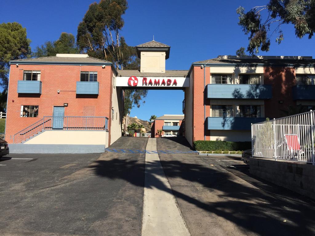 Ramada By Wyndham San Diego Poway Miramar Dış mekan fotoğraf