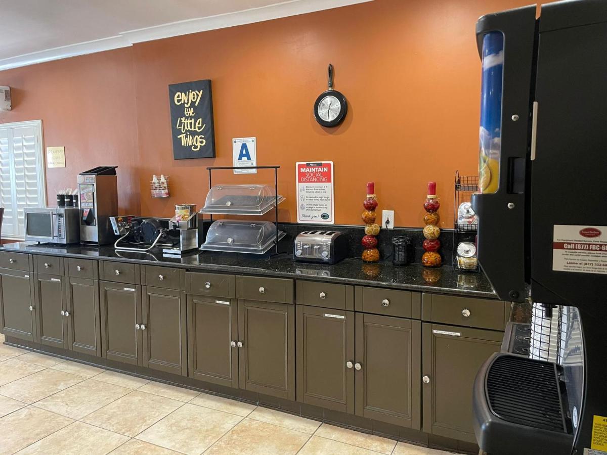 Ramada By Wyndham San Diego Poway Miramar Dış mekan fotoğraf