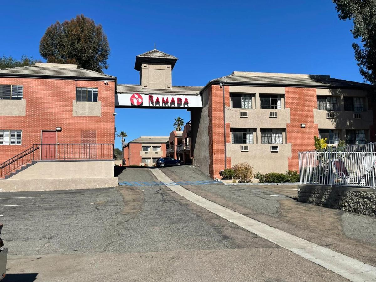 Ramada By Wyndham San Diego Poway Miramar Dış mekan fotoğraf