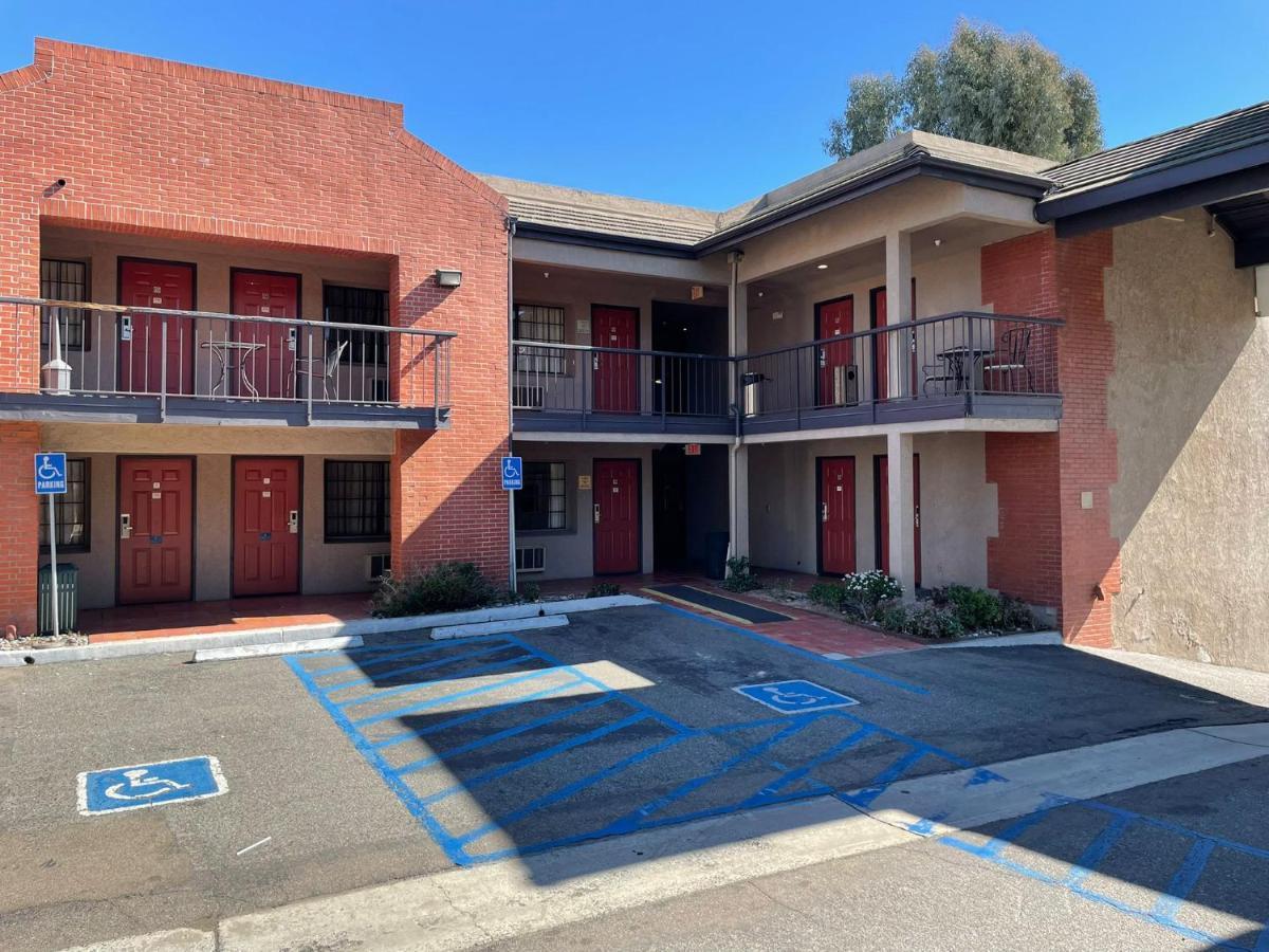 Ramada By Wyndham San Diego Poway Miramar Dış mekan fotoğraf