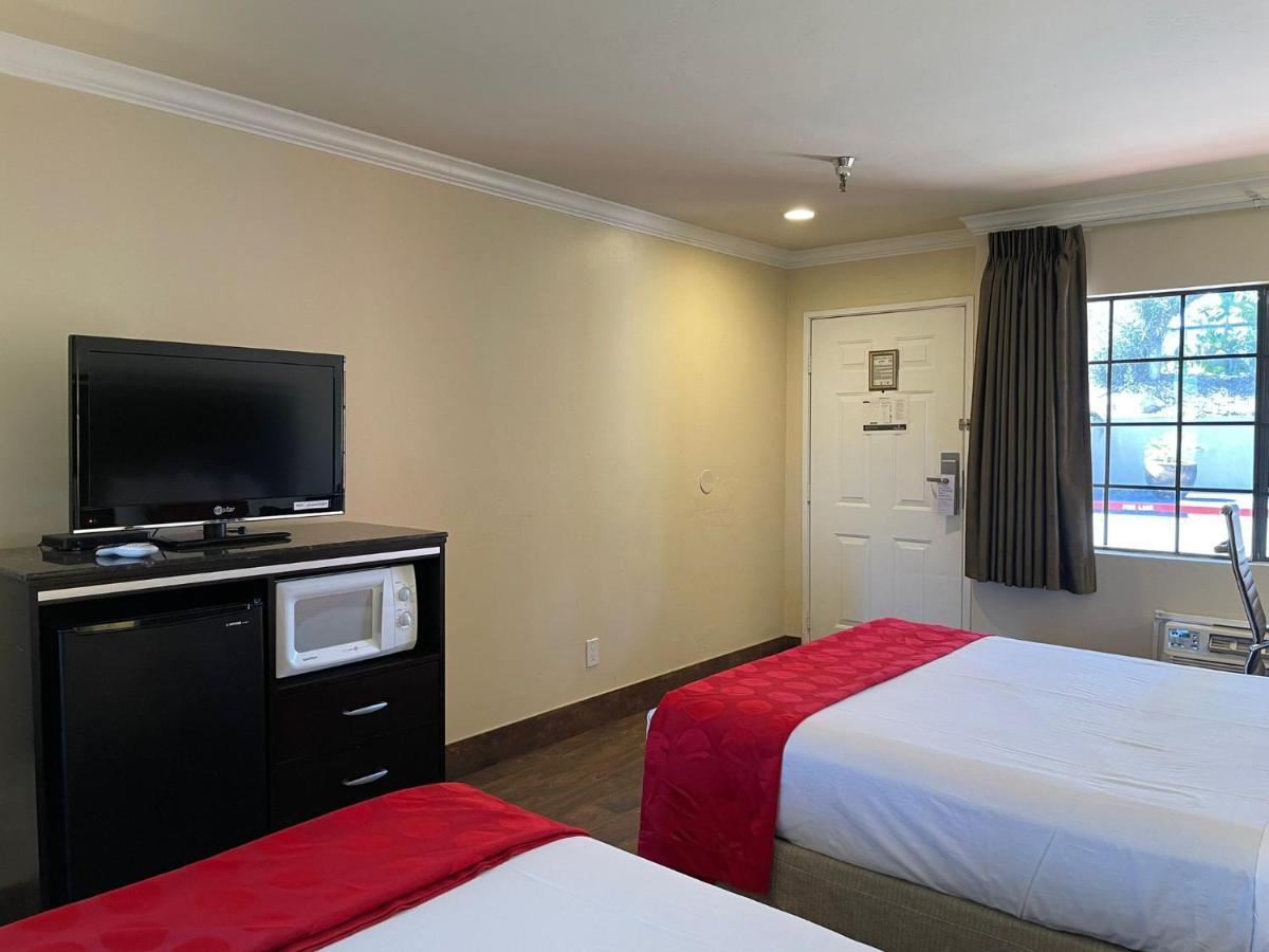 Ramada By Wyndham San Diego Poway Miramar Dış mekan fotoğraf