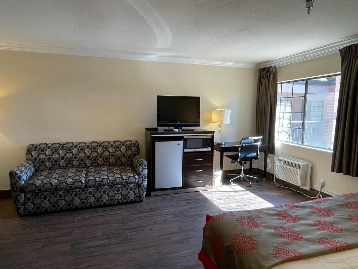 Ramada By Wyndham San Diego Poway Miramar Dış mekan fotoğraf