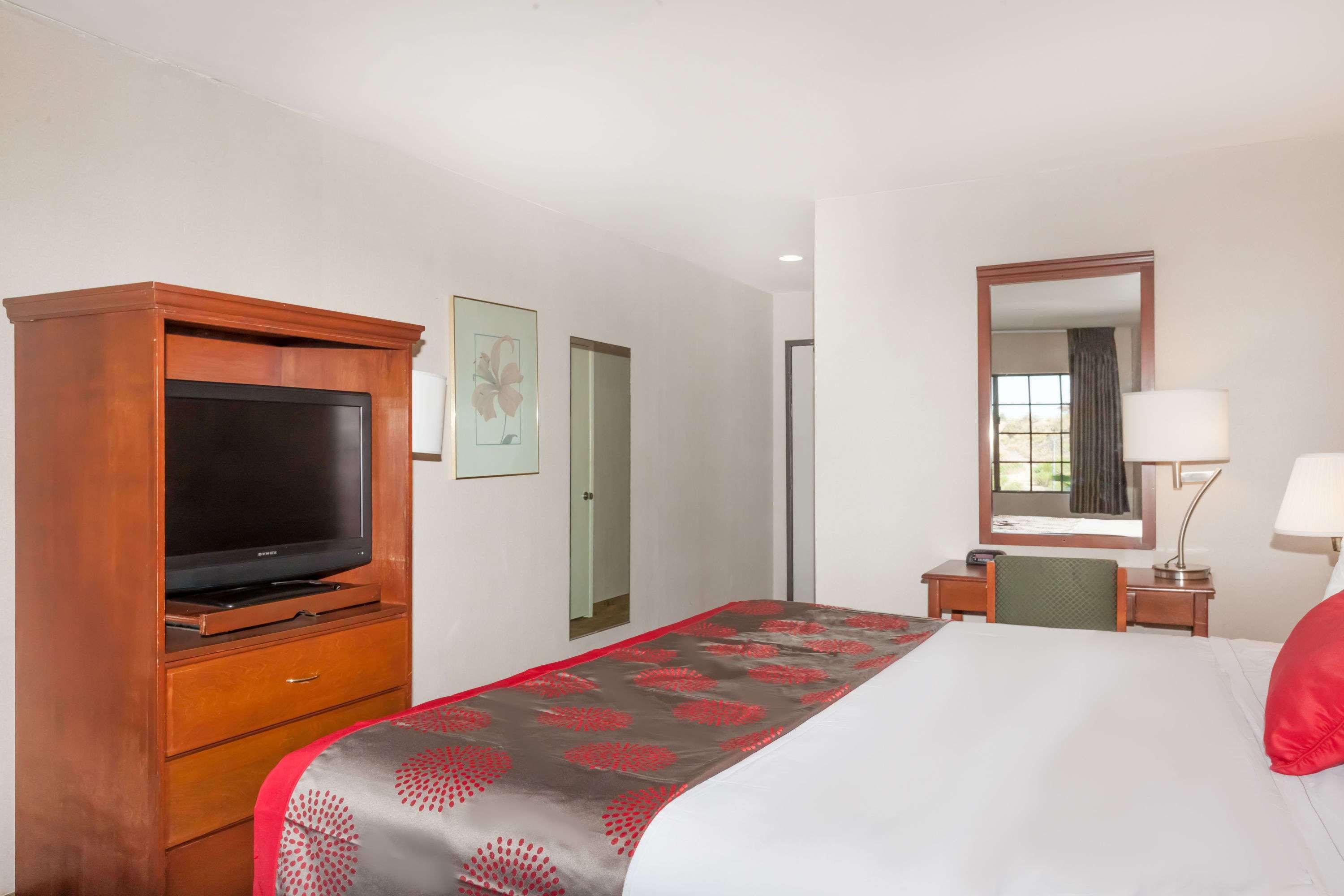 Ramada By Wyndham San Diego Poway Miramar Dış mekan fotoğraf