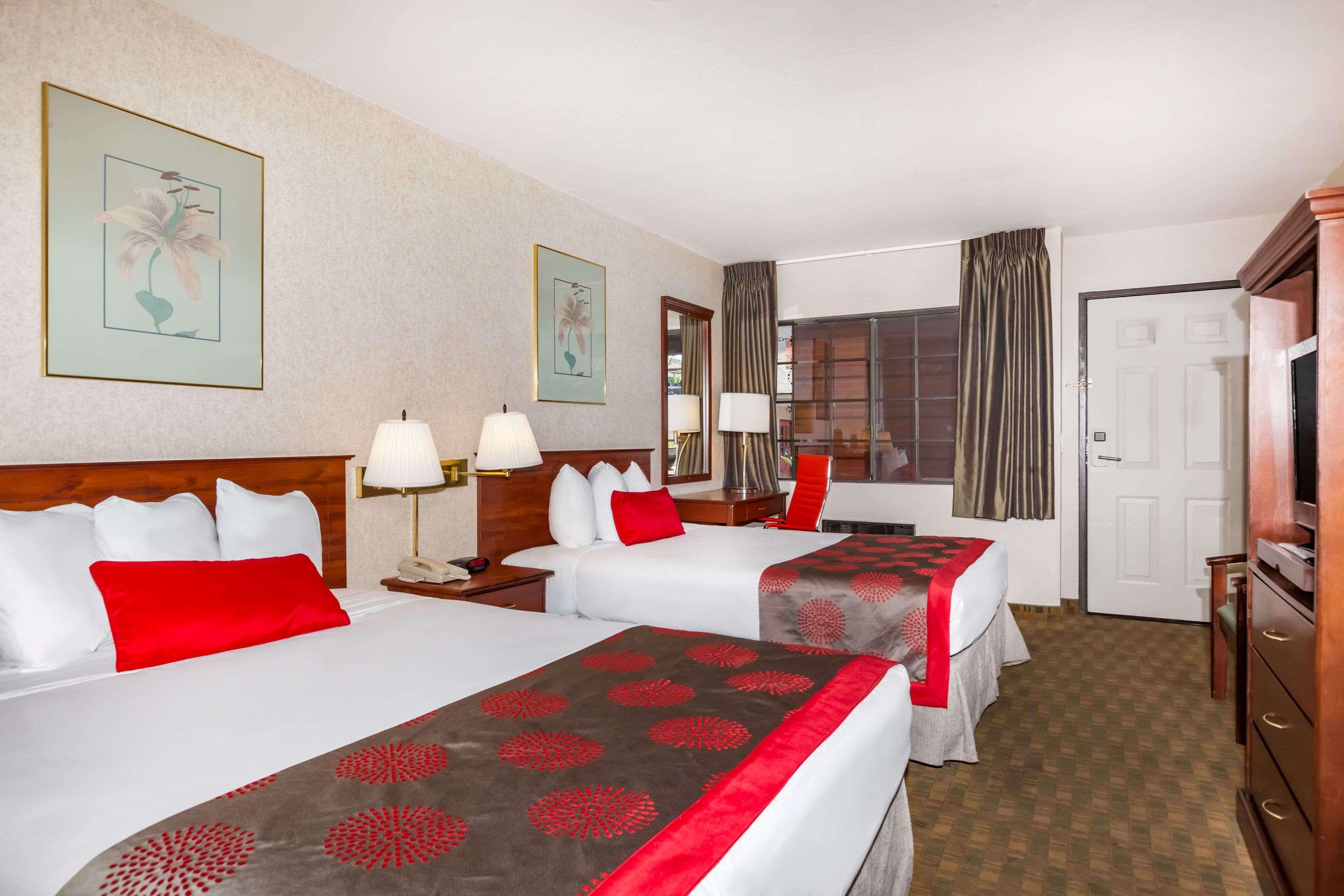 Ramada By Wyndham San Diego Poway Miramar Dış mekan fotoğraf