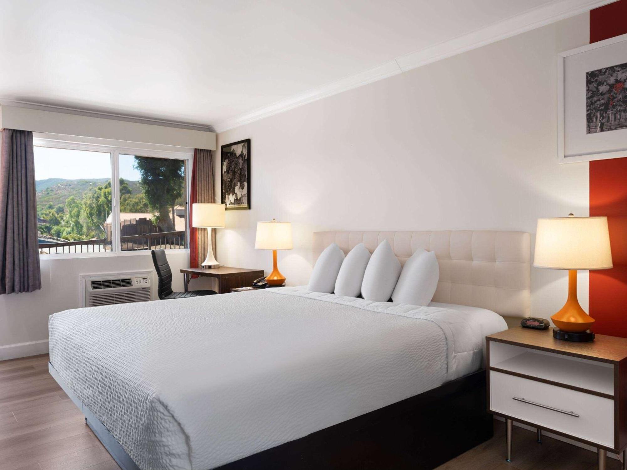 Ramada By Wyndham San Diego Poway Miramar Dış mekan fotoğraf