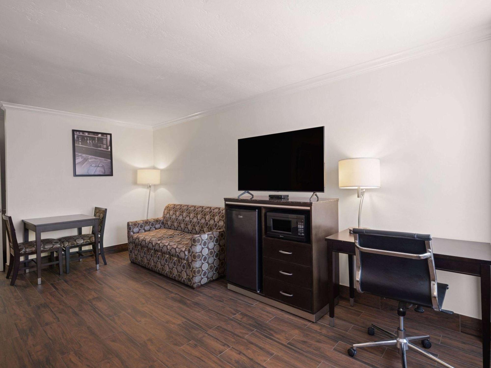 Ramada By Wyndham San Diego Poway Miramar Dış mekan fotoğraf