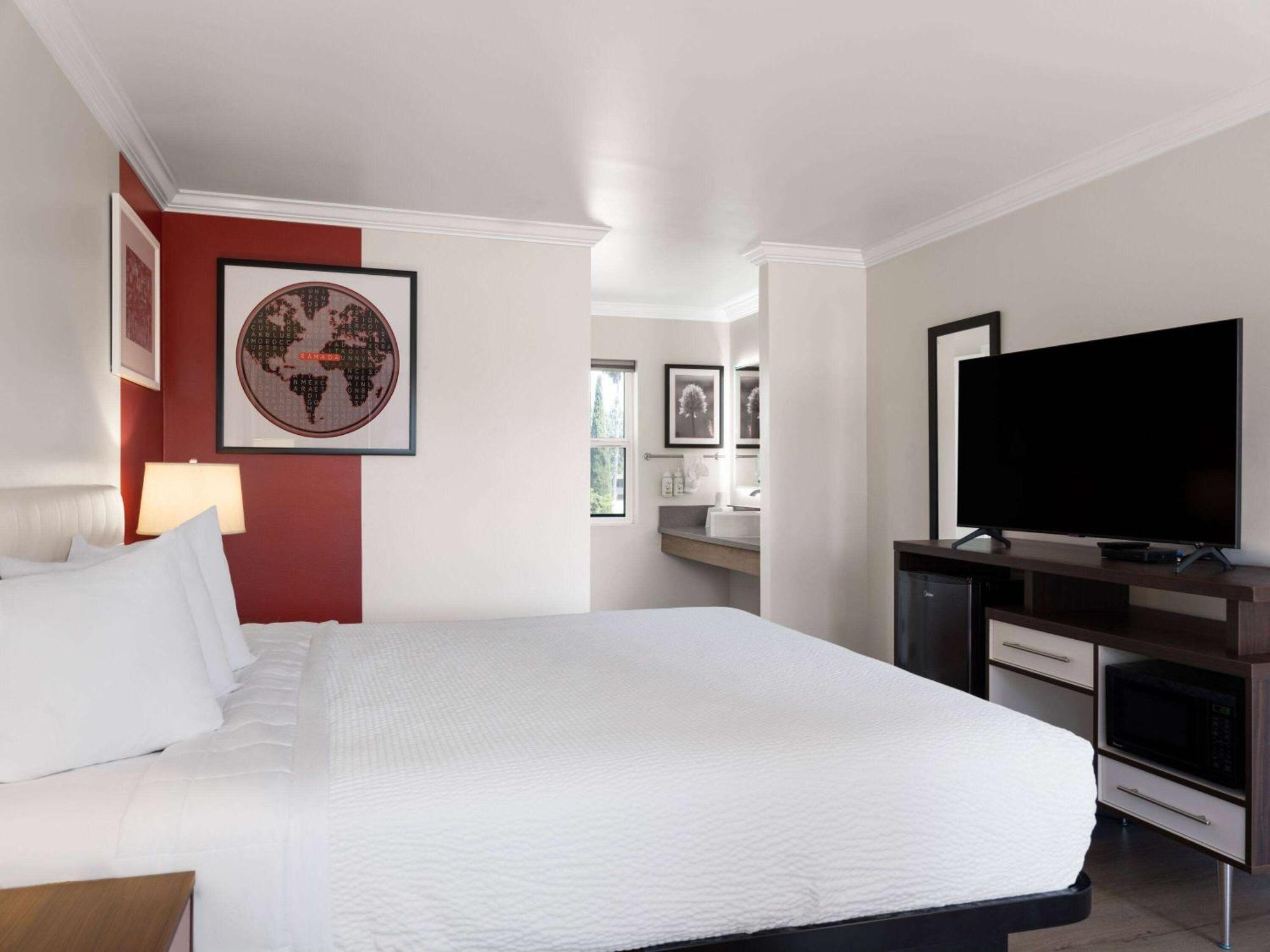 Ramada By Wyndham San Diego Poway Miramar Dış mekan fotoğraf